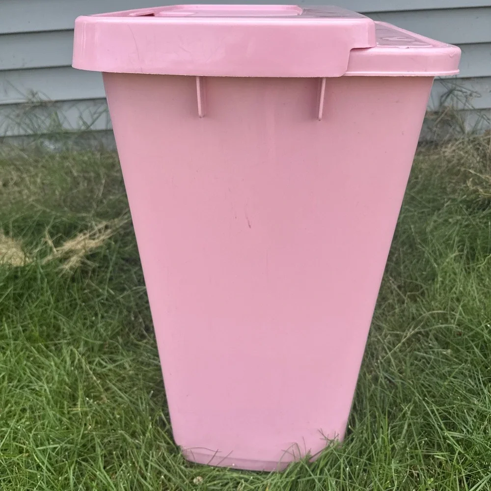 Sterilite Laundry Hamper Pink Plastic Tall 62 Qt Flip Lid Movie Prop Vtg 1990s
